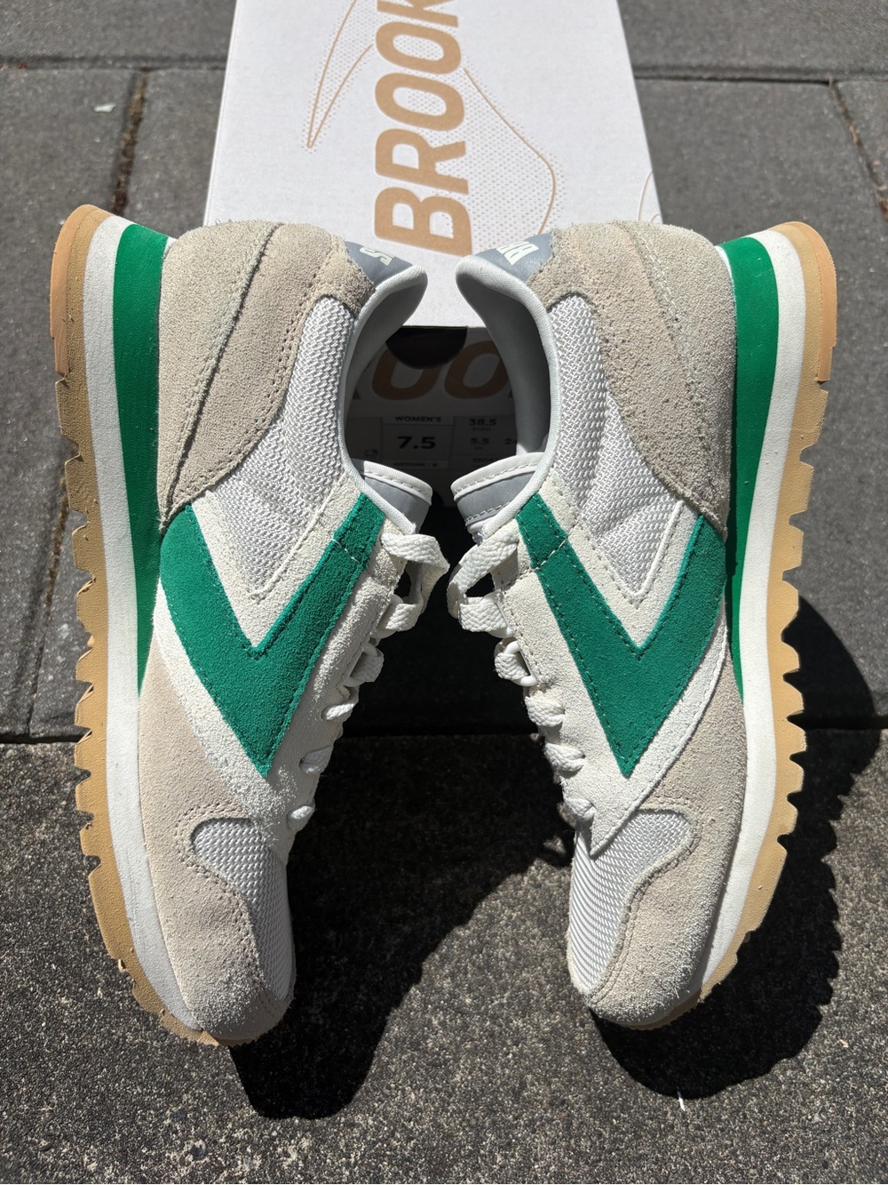Brooks Chariot - Picture 11 of 15